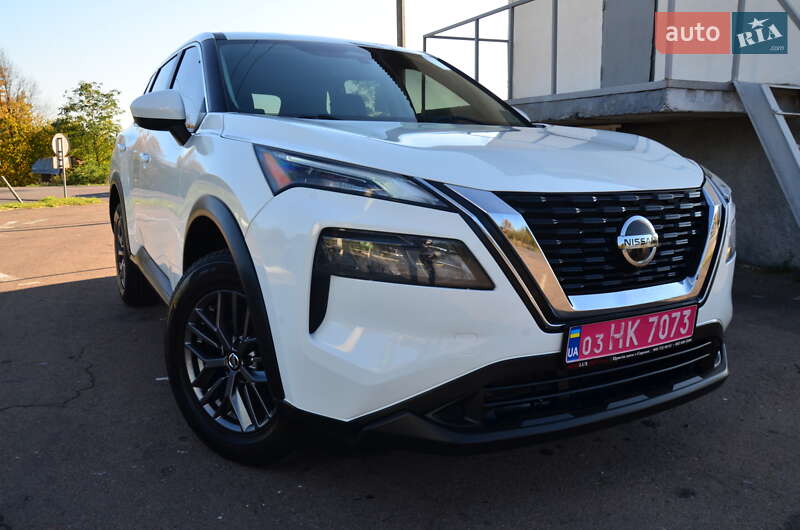 Внедорожник / Кроссовер Nissan Rogue 2021 в Дрогобыче