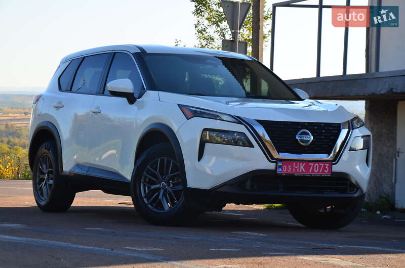 Внедорожник / Кроссовер Nissan Rogue 2021 в Дрогобыче