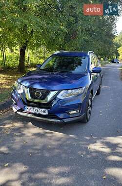 Внедорожник / Кроссовер Nissan Rogue 2018 в Киеве