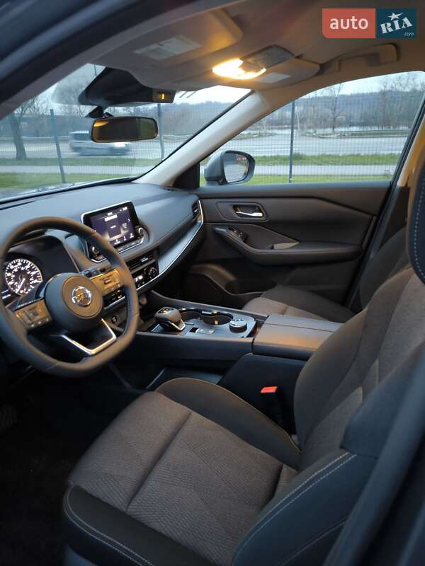 Внедорожник / Кроссовер Nissan Rogue 2025 в Киеве