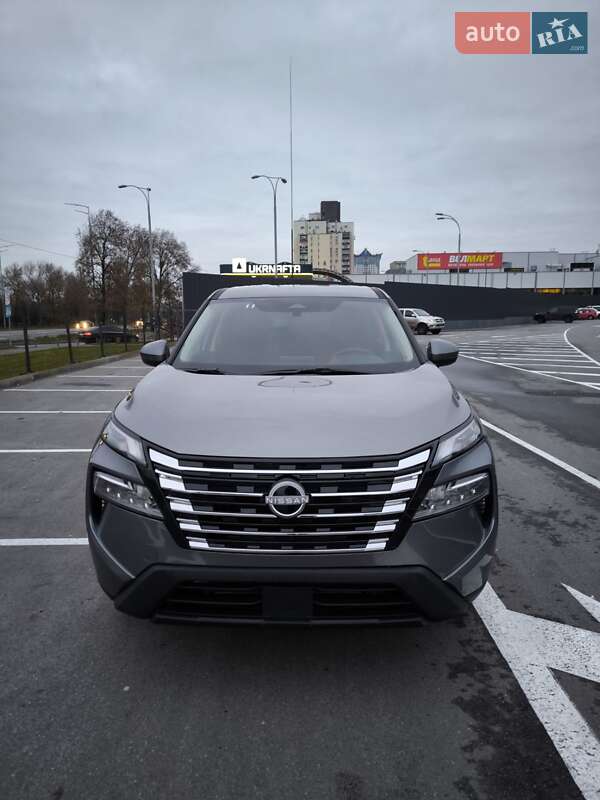 Внедорожник / Кроссовер Nissan Rogue 2025 в Киеве