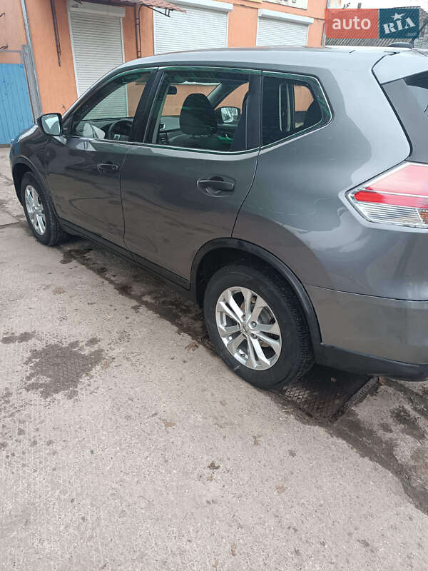 Позашляховик / Кросовер Nissan Rogue 2016 в Лубнах