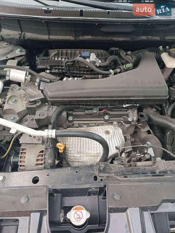 Позашляховик / Кросовер Nissan Rogue 2016 в Лубнах