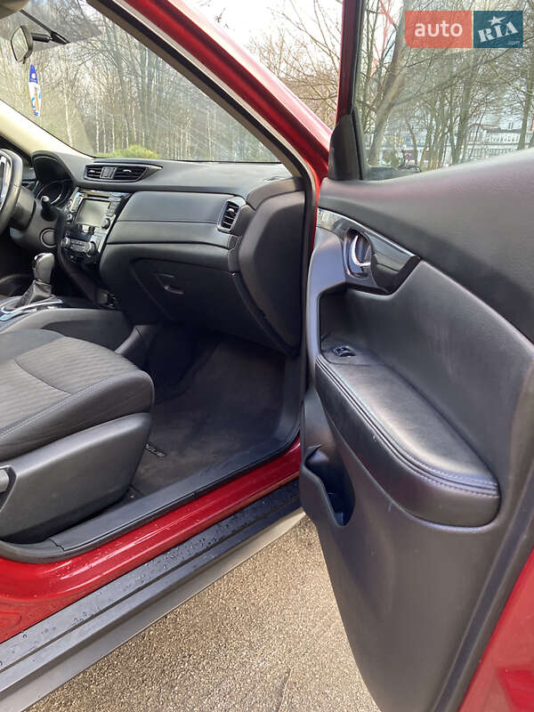 Внедорожник / Кроссовер Nissan Rogue 2018 в Хмельницком