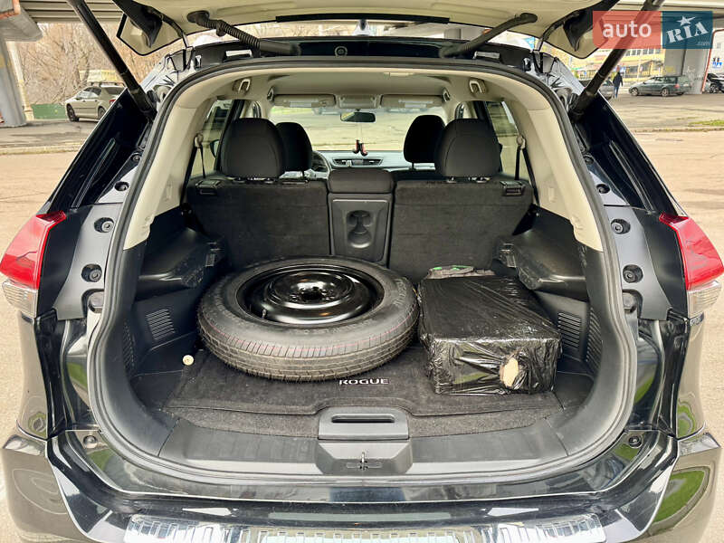 Позашляховик / Кросовер Nissan Rogue 2018 в Києві