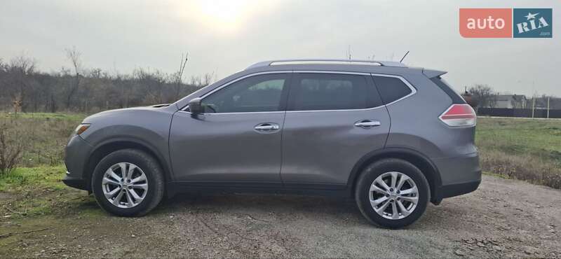 Позашляховик / Кросовер Nissan Rogue 2016 в Кривому Розі