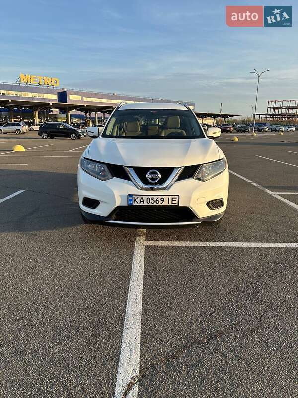 Внедорожник / Кроссовер Nissan Rogue 2015 в Киеве