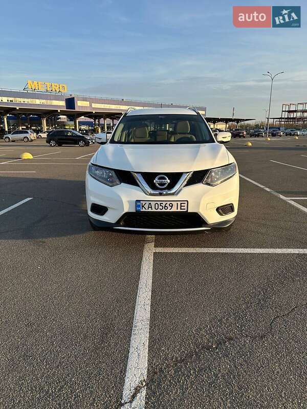 Внедорожник / Кроссовер Nissan Rogue 2015 в Киеве