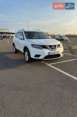 Внедорожник / Кроссовер Nissan Rogue 2015 в Киеве