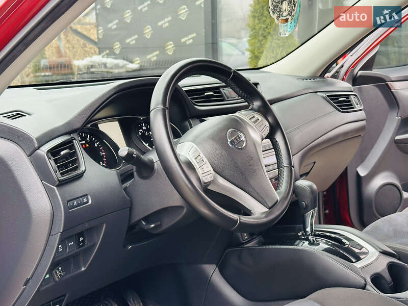 Внедорожник / Кроссовер Nissan Rogue 2015 в Харькове