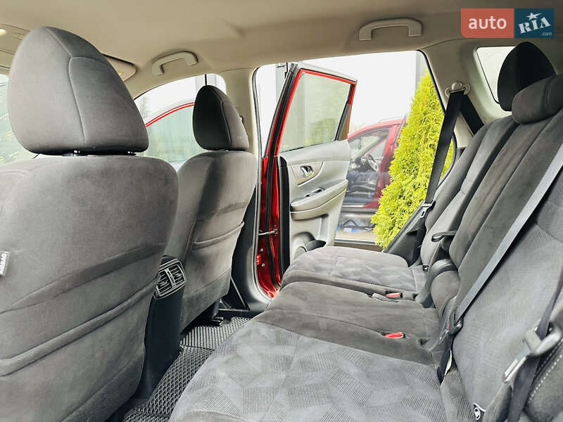 Внедорожник / Кроссовер Nissan Rogue 2015 в Харькове