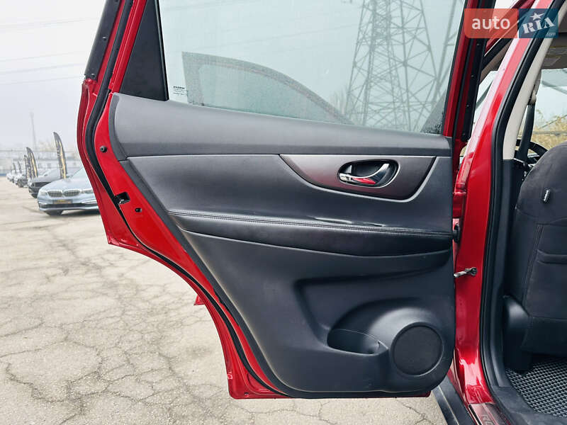 Внедорожник / Кроссовер Nissan Rogue 2015 в Харькове