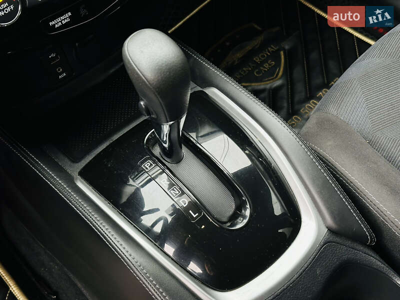 Внедорожник / Кроссовер Nissan Rogue 2015 в Харькове