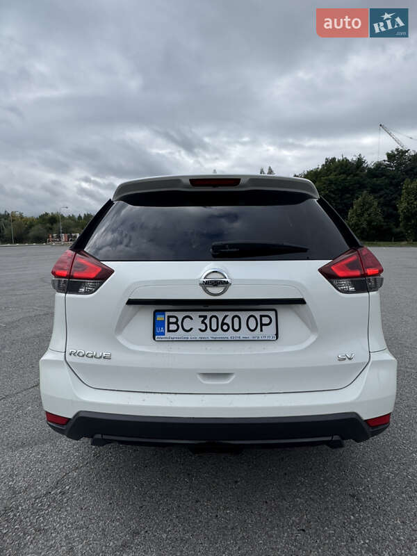Внедорожник / Кроссовер Nissan Rogue 2016 в Мостиске