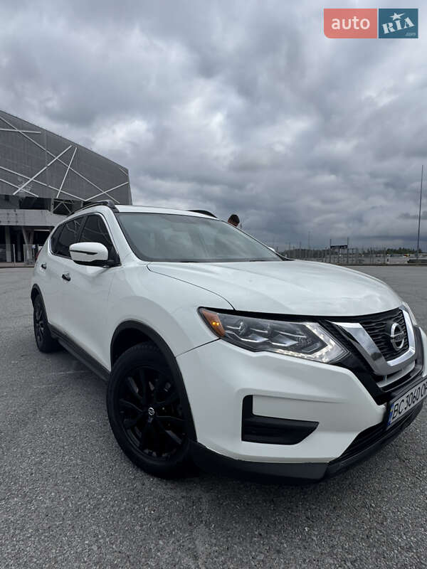 Внедорожник / Кроссовер Nissan Rogue 2016 в Мостиске