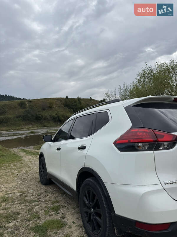 Внедорожник / Кроссовер Nissan Rogue 2016 в Мостиске