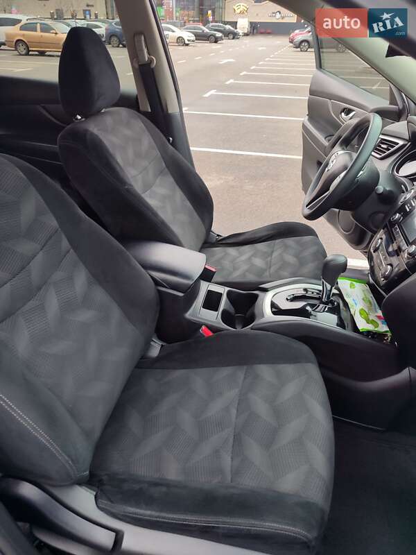 Внедорожник / Кроссовер Nissan Rogue 2015 в Киеве