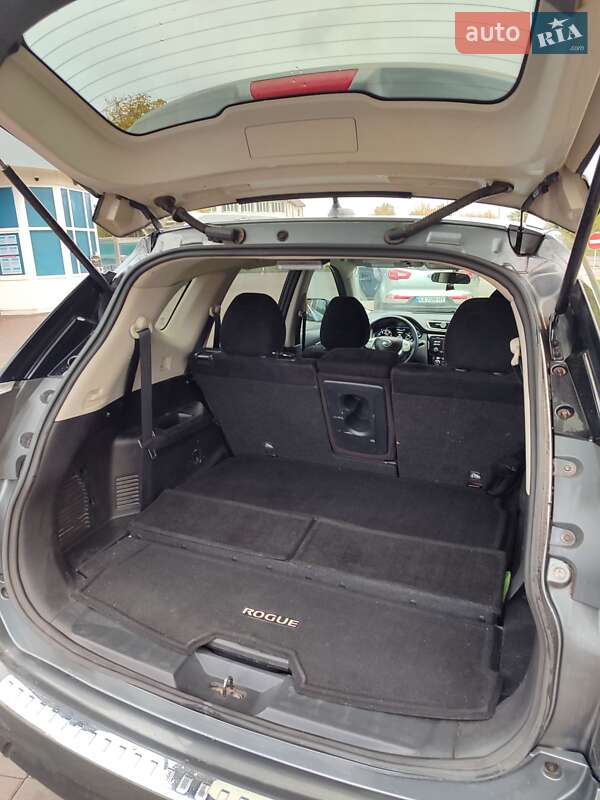 Внедорожник / Кроссовер Nissan Rogue 2015 в Киеве