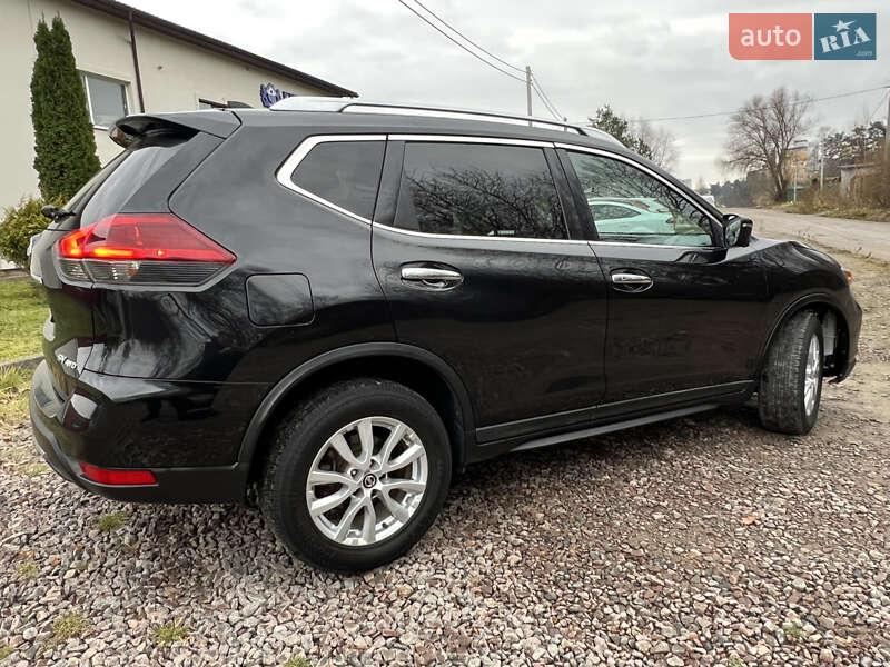 Внедорожник / Кроссовер Nissan Rogue 2018 в Новояворовске