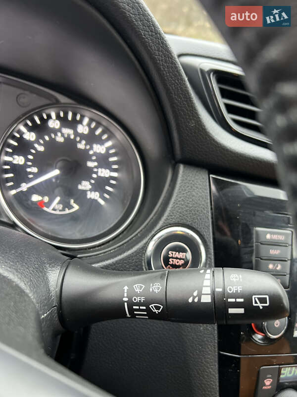 Внедорожник / Кроссовер Nissan Rogue 2018 в Новояворовске