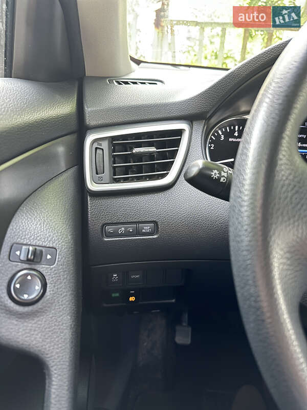 Внедорожник / Кроссовер Nissan Rogue 2013 в Харькове