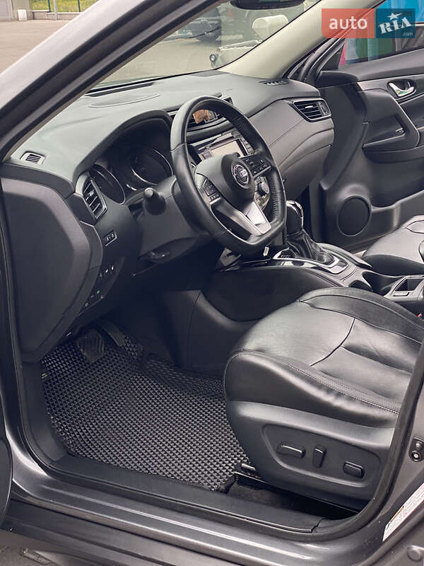 Внедорожник / Кроссовер Nissan Rogue 2018 в Киеве