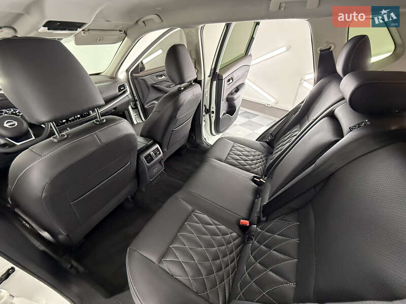 Позашляховик / Кросовер Nissan Rogue 2023 в Трускавці