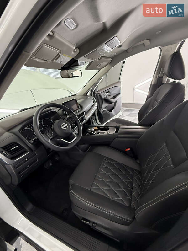 Позашляховик / Кросовер Nissan Rogue 2023 в Трускавці