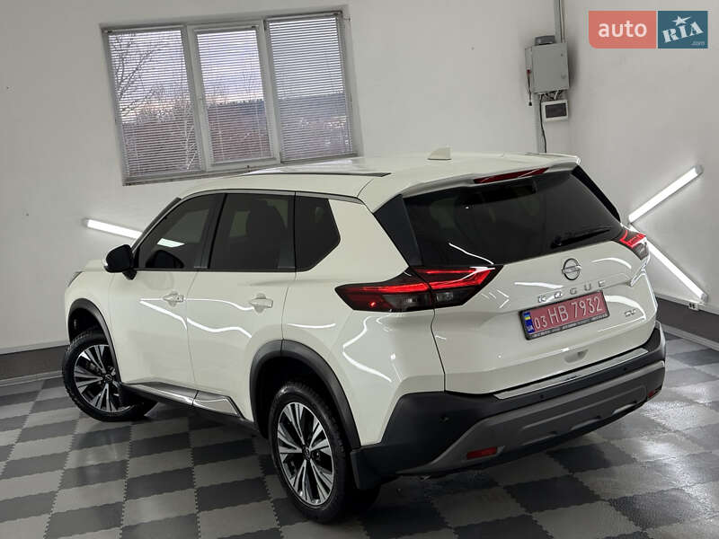 Позашляховик / Кросовер Nissan Rogue 2023 в Трускавці