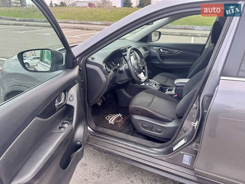 Внедорожник / Кроссовер Nissan Rogue 2017 в Киеве