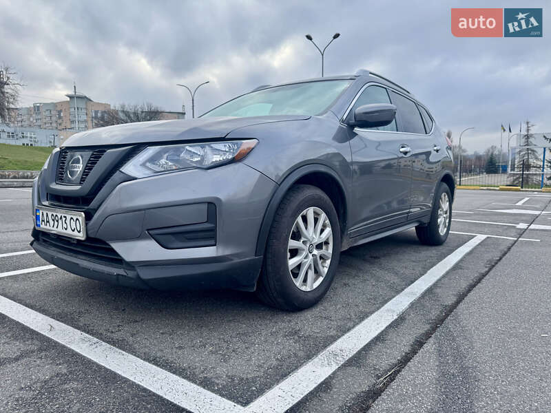 Внедорожник / Кроссовер Nissan Rogue 2017 в Киеве