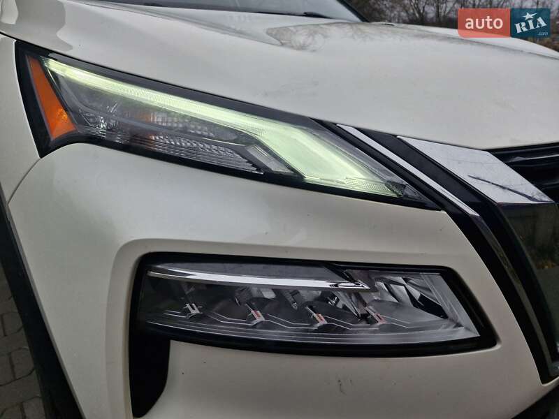 Позашляховик / Кросовер Nissan Rogue 2021 в Умані
