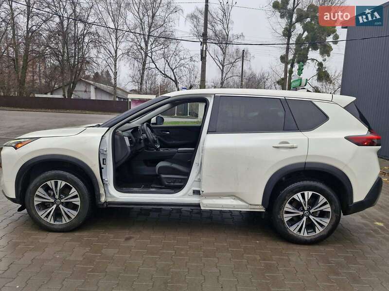 Позашляховик / Кросовер Nissan Rogue 2021 в Умані