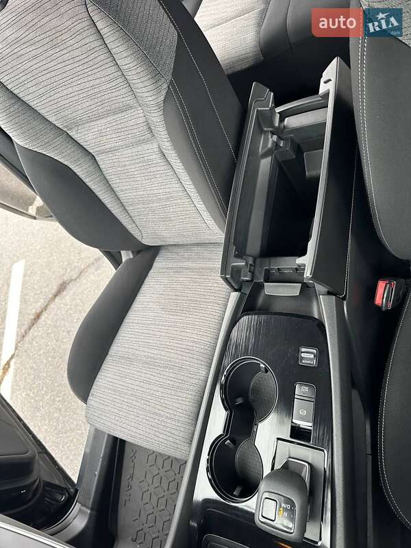 Внедорожник / Кроссовер Nissan Rogue 2021 в Запорожье