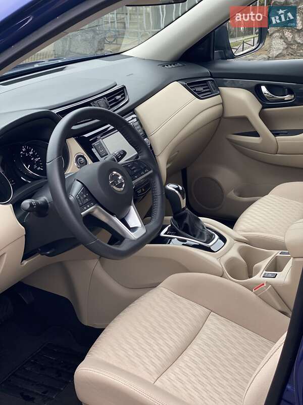 Внедорожник / Кроссовер Nissan Rogue 2020 в Сумах