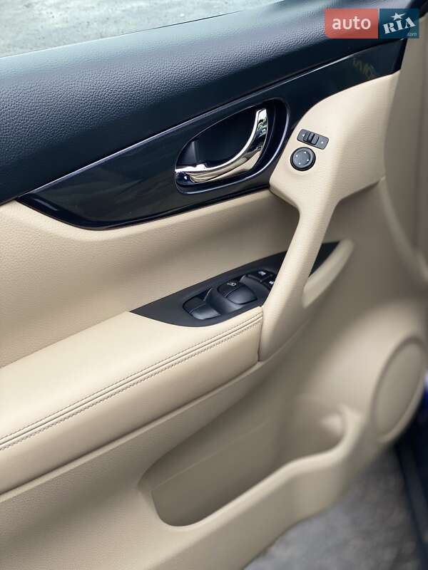 Внедорожник / Кроссовер Nissan Rogue 2020 в Сумах