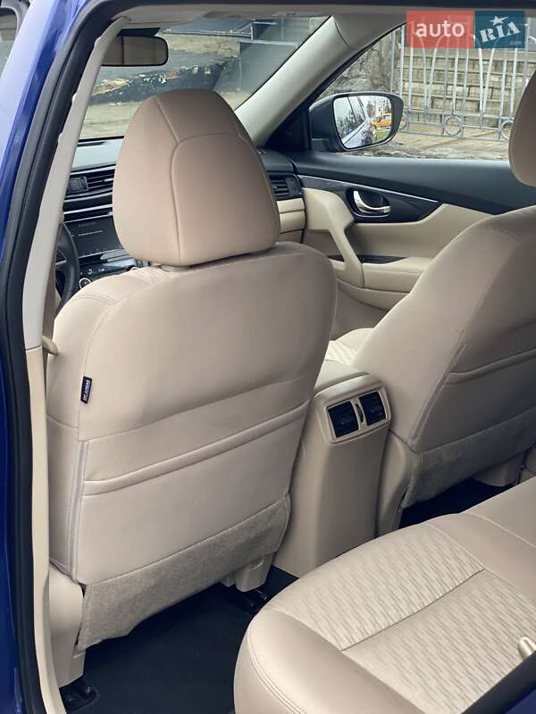 Внедорожник / Кроссовер Nissan Rogue 2020 в Сумах