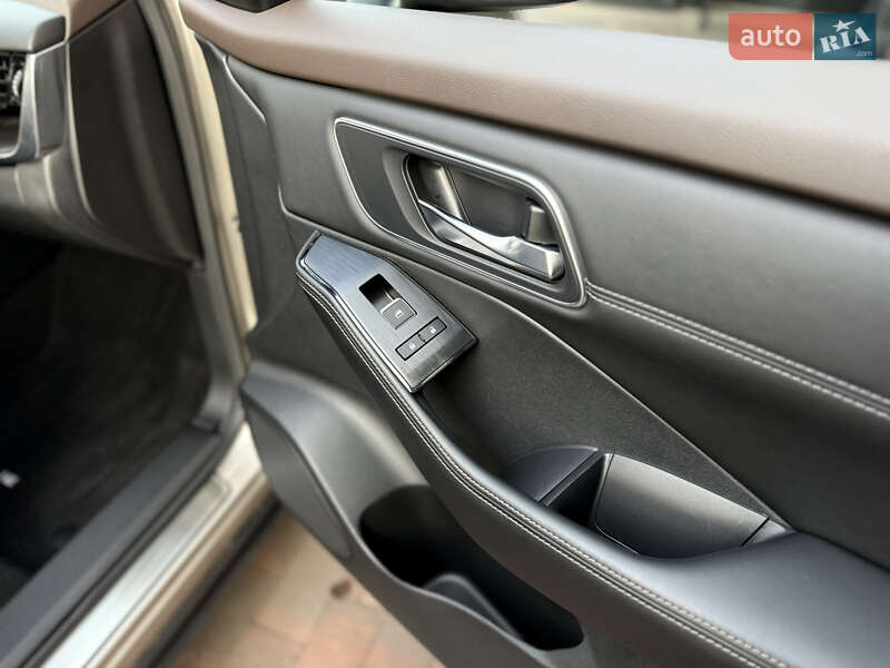 Позашляховик / Кросовер Nissan Rogue 2021 в Києві