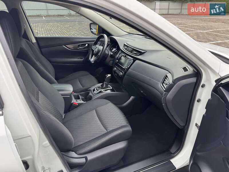 Позашляховик / Кросовер Nissan Rogue 2018 в Луцьку