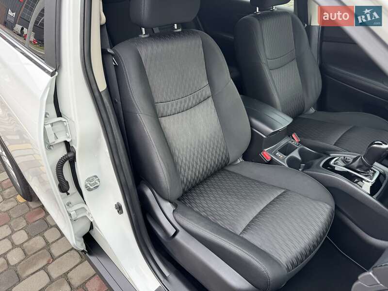 Позашляховик / Кросовер Nissan Rogue 2018 в Луцьку