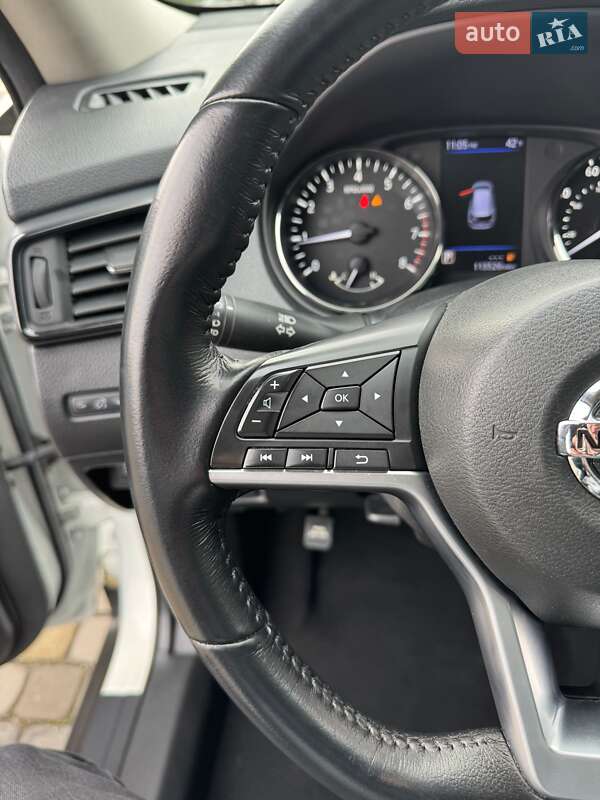 Позашляховик / Кросовер Nissan Rogue 2018 в Луцьку