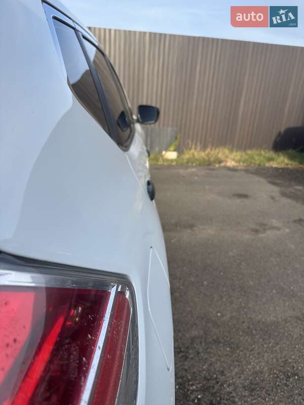 Позашляховик / Кросовер Nissan Rogue 2016 в Києві