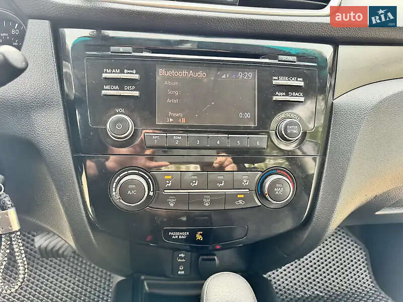 Позашляховик / Кросовер Nissan Rogue 2016 в Києві