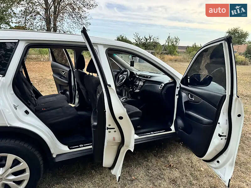 Позашляховик / Кросовер Nissan Rogue 2016 в Києві