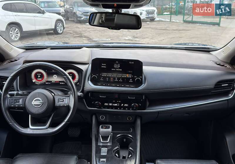 Позашляховик / Кросовер Nissan Rogue 2020 в Львові