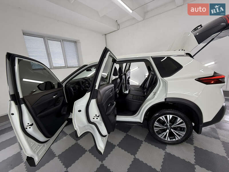 Внедорожник / Кроссовер Nissan Rogue 2023 в Трускавце