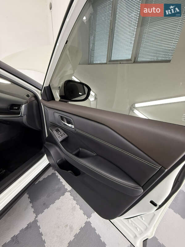 Внедорожник / Кроссовер Nissan Rogue 2023 в Трускавце