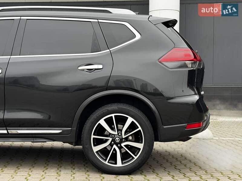 Внедорожник / Кроссовер Nissan Rogue 2018 в Киеве