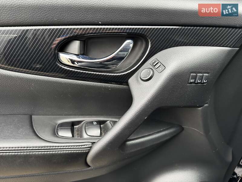 Внедорожник / Кроссовер Nissan Rogue 2018 в Киеве