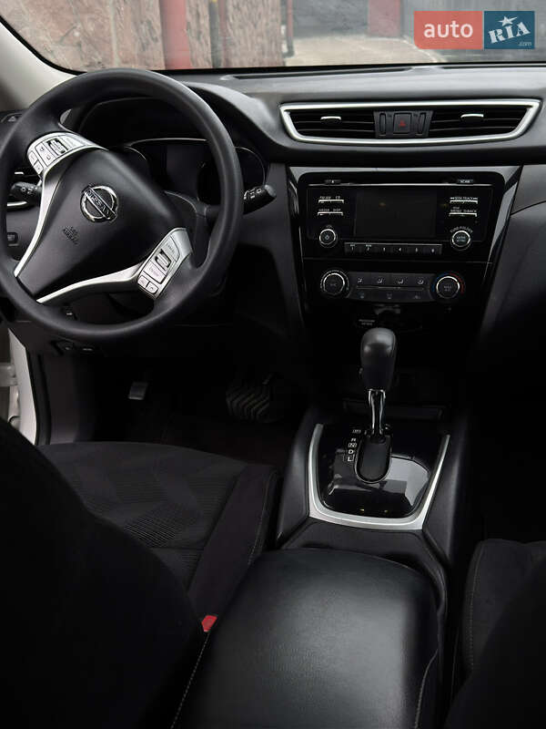 Внедорожник / Кроссовер Nissan Rogue 2014 в Городке